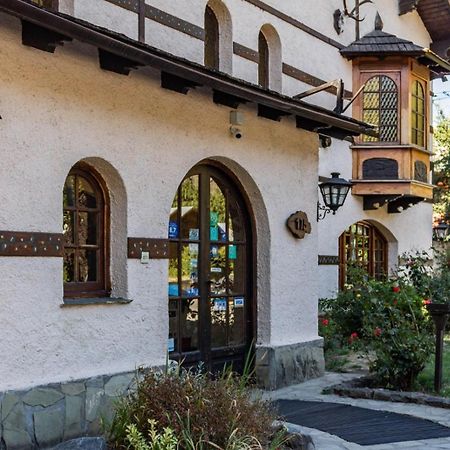Hosteria La Posta Del Cazador San Martin de los Andes Exterior photo